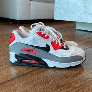 AIR MAX 90 SZ 7.5 US